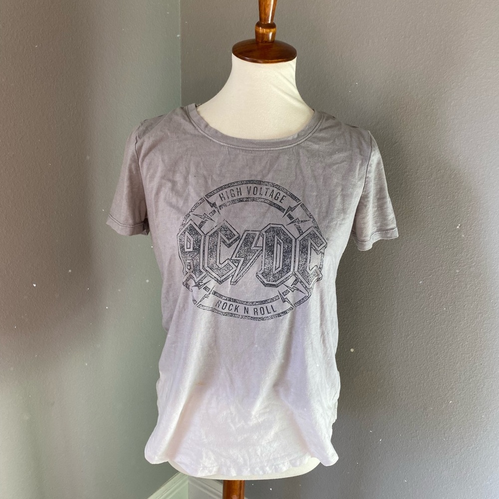tee shirt